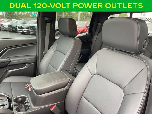 Used 2024 GMC Canyon Elevation w/ Elevation Premium Package AWD/4WD image 16
