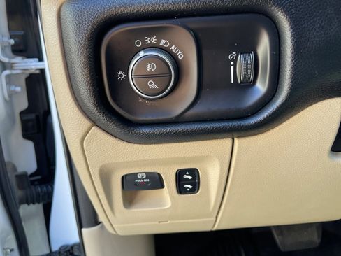 Used 2020 RAM 1500 Big Horn image 33