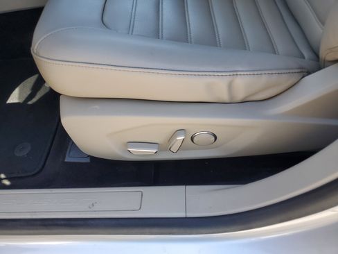 Used 2020 Ford Fusion SEL image 13