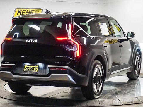 Used 2026 Kia EV9 Light image 4