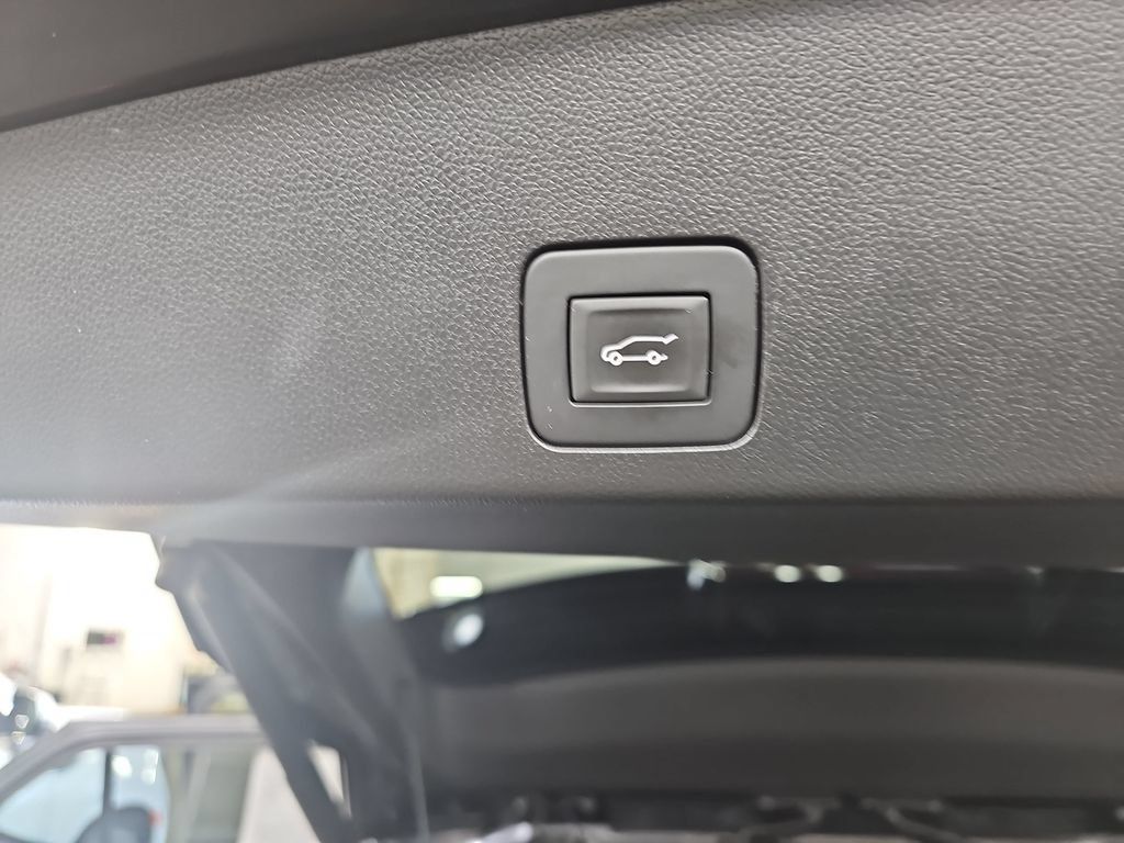 Certified 2023 Buick Encore GX Select w/ Experience Buick Package FWD image 17