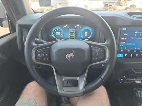 Used 2025 Ford Bronco Badlands AWD/4WD image 19