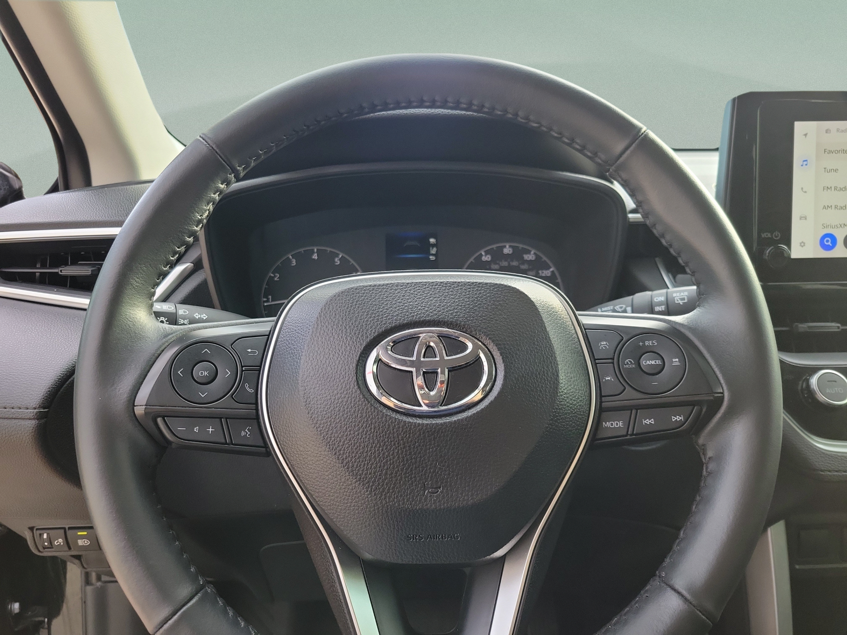 Used 2024 Toyota Corolla Cross LE FWD image 14