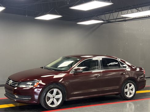 Used 2013 Volkswagen Passat 2.5 SE FWD image 1