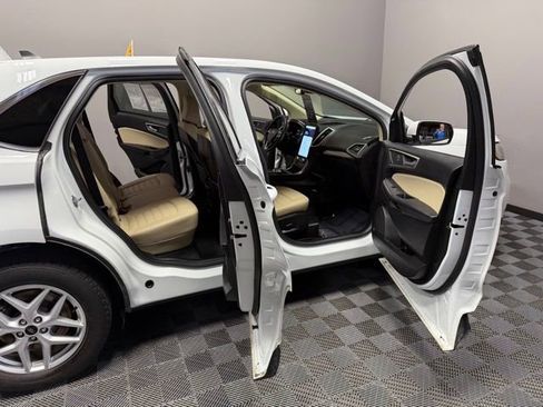 Used 2023 Ford Edge SEL w/ Convenience Package image 19