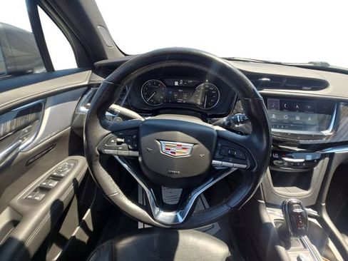 Used 2020 Cadillac XT6 Premium Luxury AWD/4WD image 12