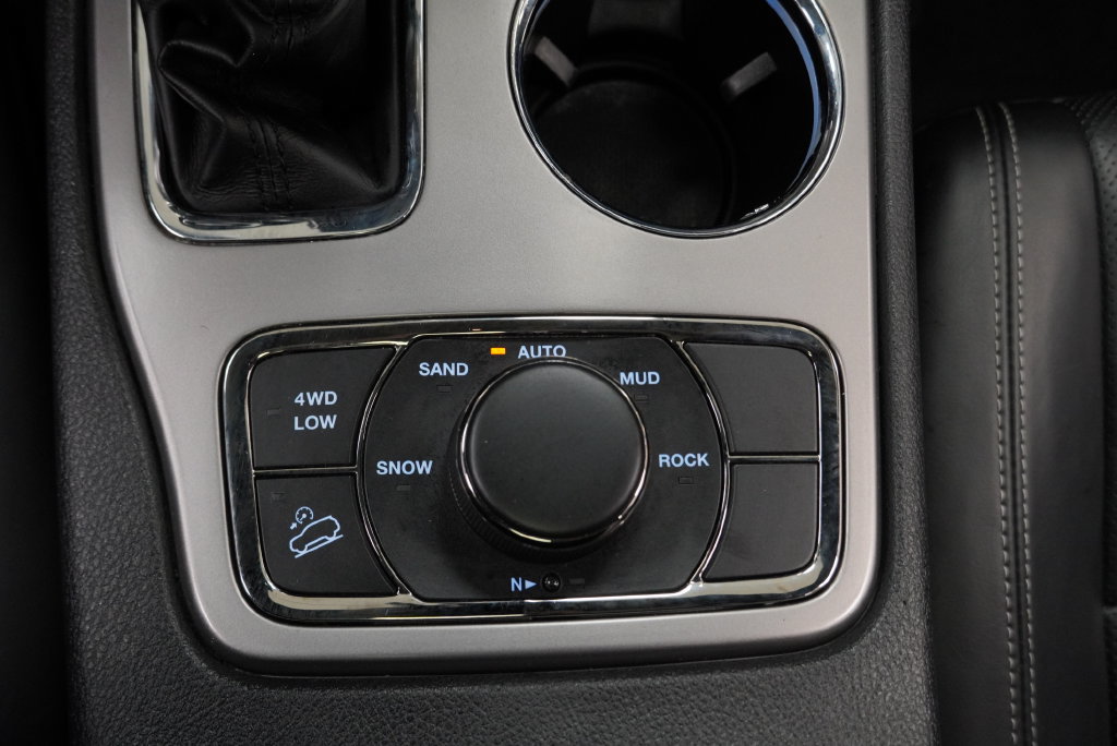 Certified 2021 Jeep Grand Cherokee Limited w/ Quick Order Package 28K 80th AWD/4WD image 32