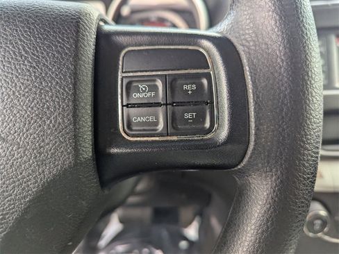 Used 2018 Dodge Journey SE image 30