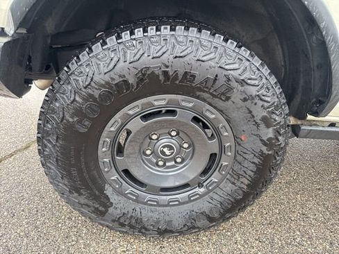 Used 2025 Ford Bronco Badlands AWD/4WD image 17