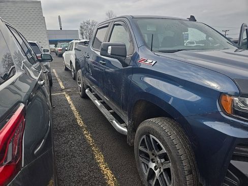 Used 2019 Chevrolet Silverado 1500 LT Trail Boss image 3