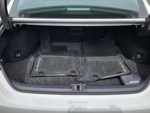 Used 2023 Lexus ES 250 w/ Accessory Package (Z2) AWD/4WD image 18