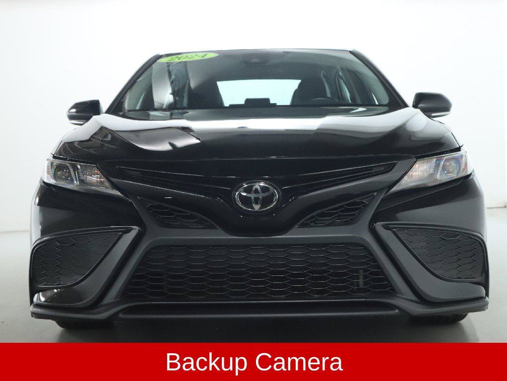 Used 2024 Toyota Camry SE FWD image 7