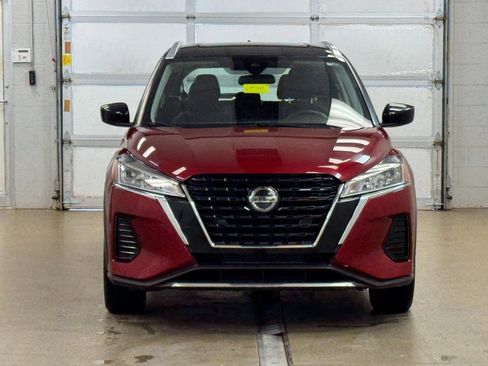 Used 2021 Nissan Kicks SV image 2