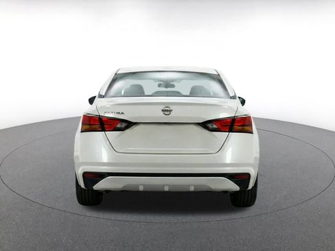 Used 2025 Nissan Altima 2.5 SV FWD image 8