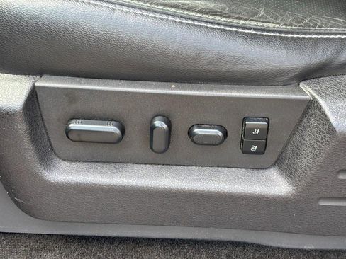 Used 2014 Ford F150 Lariat w/ Equipment Group 502A Luxury AWD/4WD image 17