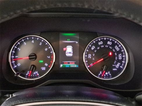 Used 2021 Toyota RAV4 XLE Premium image 28