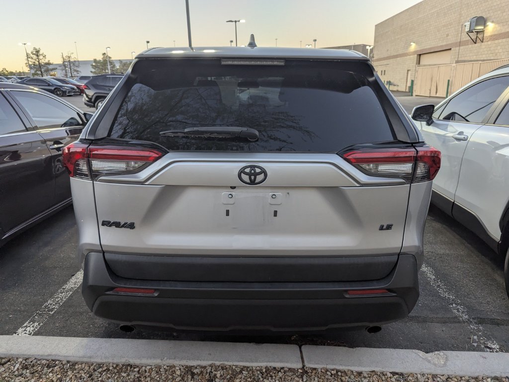 Used 2023 Toyota RAV4 LE FWD image 5