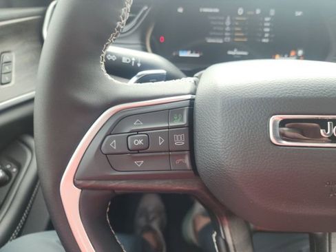 New 2026 Jeep Grand Cherokee Limited AWD/4WD image 13