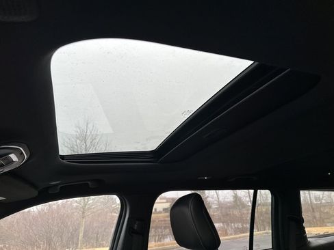 Used 2024 Jeep Grand Cherokee L Altitude image 12