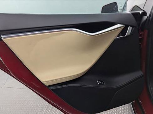 Used 2013 Tesla Model S Performance image 14