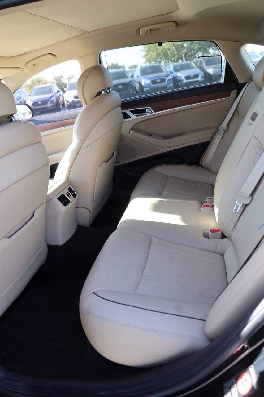 Used 2015 Hyundai Genesis 5.0 w/ Option Group 05 RWD image 17
