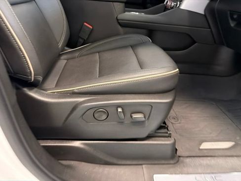 Used 2022 GMC Yukon SLT w/ SLT Premium Package AWD/4WD image 19
