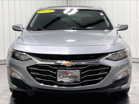Used 2024 Chevrolet Malibu LT FWD image 2