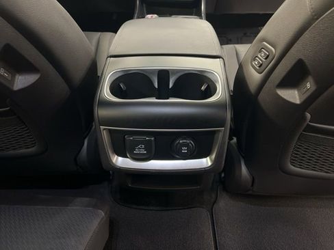 Used 2025 Kia Carnival SX Prestige image 21