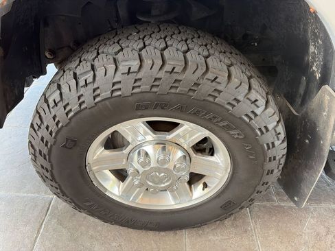 Used 2010 Dodge Ram 2500 Truck SLT w/ Cold Weather Pkg AWD/4WD image 19