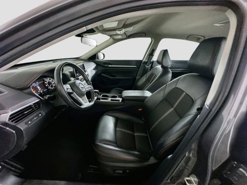 Used 2025 Nissan Altima 2.5 SR FWD image 13