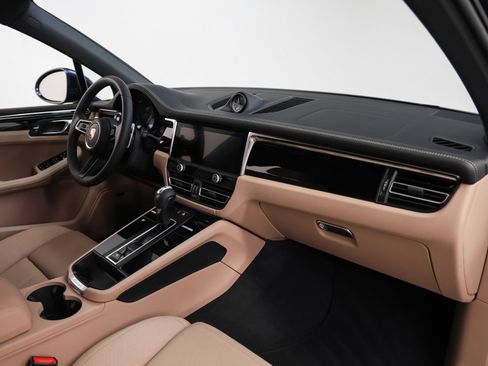 Certified 2026 Porsche Macan S AWD/4WD image 25