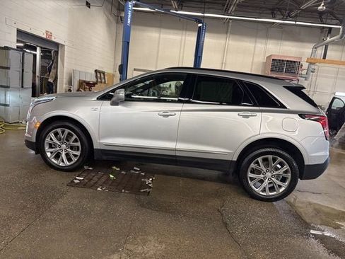 Used 2020 Cadillac XT5 Sportv AWD/4WD image 3