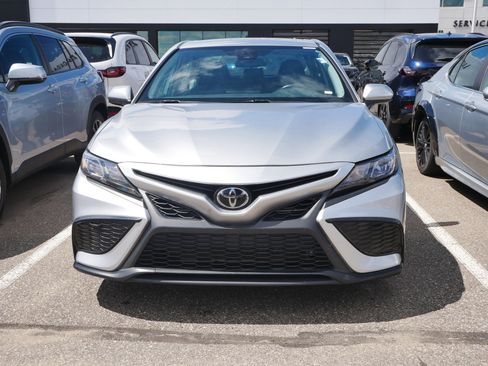 Used 2021 Toyota Camry SE FWD image 2