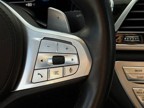 Used 2022 BMW 740i w/ M Sport Package image 19