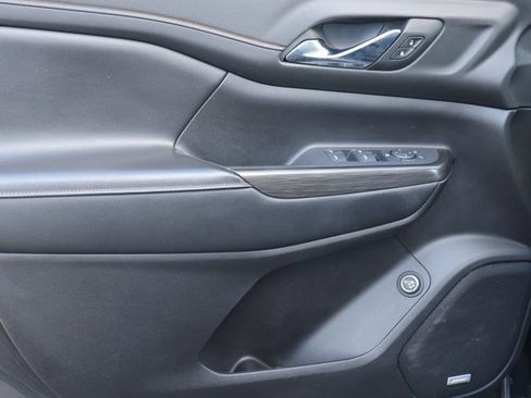 Used 2019 GMC Acadia SLT image 9