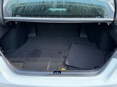 Certified 2018 Toyota Camry LE image 40