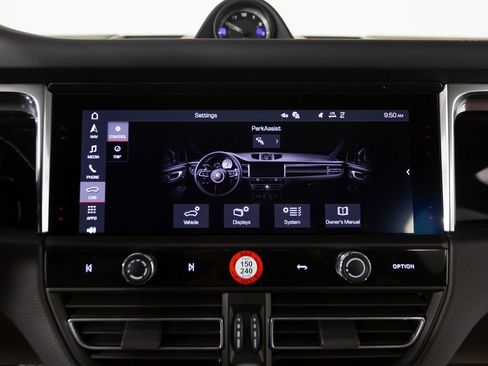 New 2026 Porsche Macan image 19