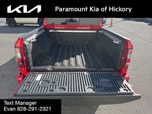 Used 2022 Nissan Frontier PRO-4X image 12