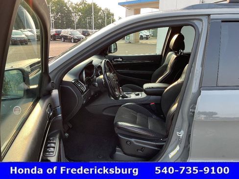 Used 2021 Jeep Grand Cherokee Trailhawk w/ Premium Lighting Group AWD/4WD image 29