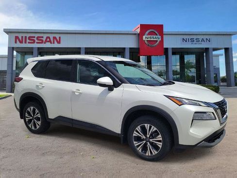 Certified 2023 Nissan Rogue SV FWD image 2
