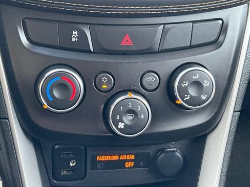 Used 2020 Chevrolet Trax LS w/ Tint and Cruise Package FWD image 21