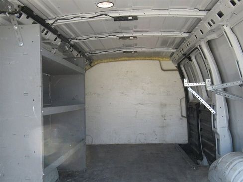 Used 2022 GMC Savana 2500 w/ Driver Convenience Package image 9