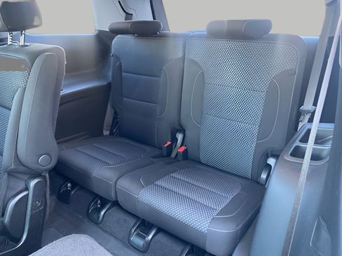 Used 2023 GMC Acadia SLE w/ Driver Convenience Package image 11