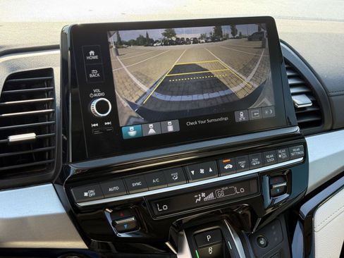 Used 2025 Honda Odyssey Touring image 18