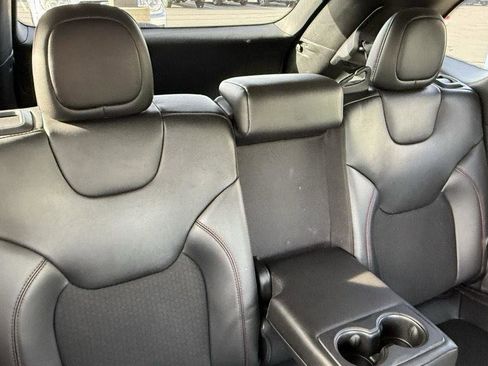 Used 2020 Jeep Cherokee Trailhawk image 32