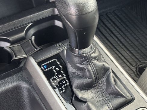 Used 2021 Toyota Tacoma SR5 w/ Technology Package image 15