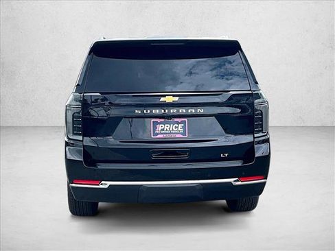 Used 2026 Chevrolet Suburban LT w/ Comfort Package RWD image 4