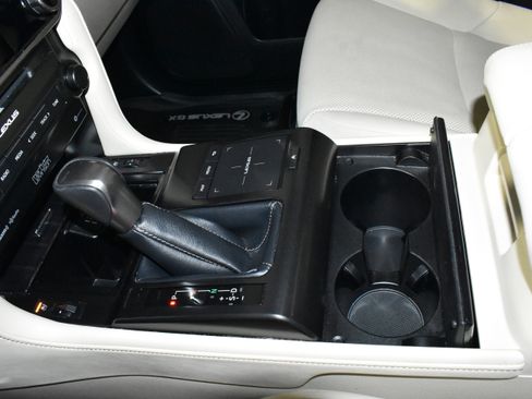 Used 2022 Lexus GX 460 Premium image 23