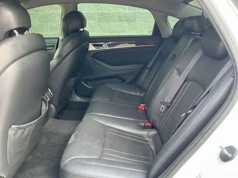 Used 2015 Hyundai Genesis 3.8 AWD/4WD image 29