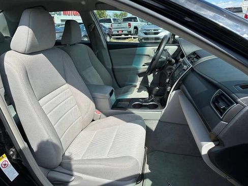 Used 2017 Toyota Camry LE image 11